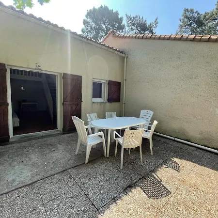 Apartment Charmante Maisonnette Proche Centre Et Plage, Terrasse, Parking Et A 1km Des Plages ! - Fr-1-550-41